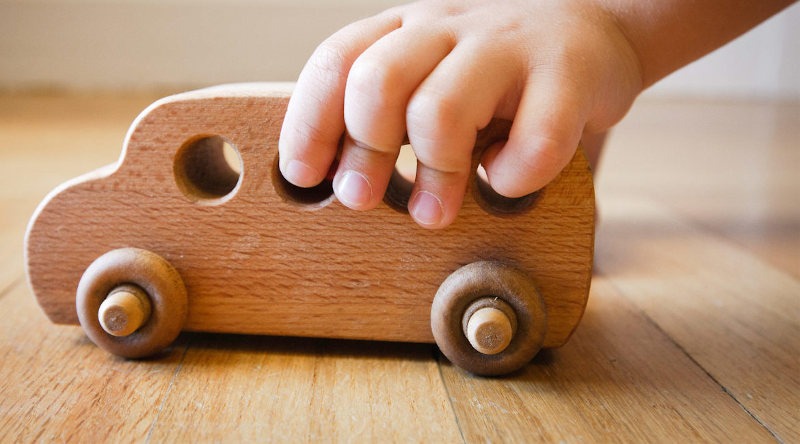 Los juguetes de madera son muy beneficiosos para niños