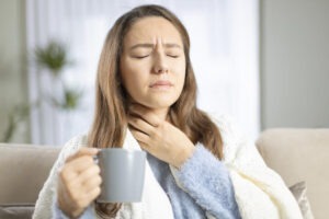Placas de garganta sin fiebre